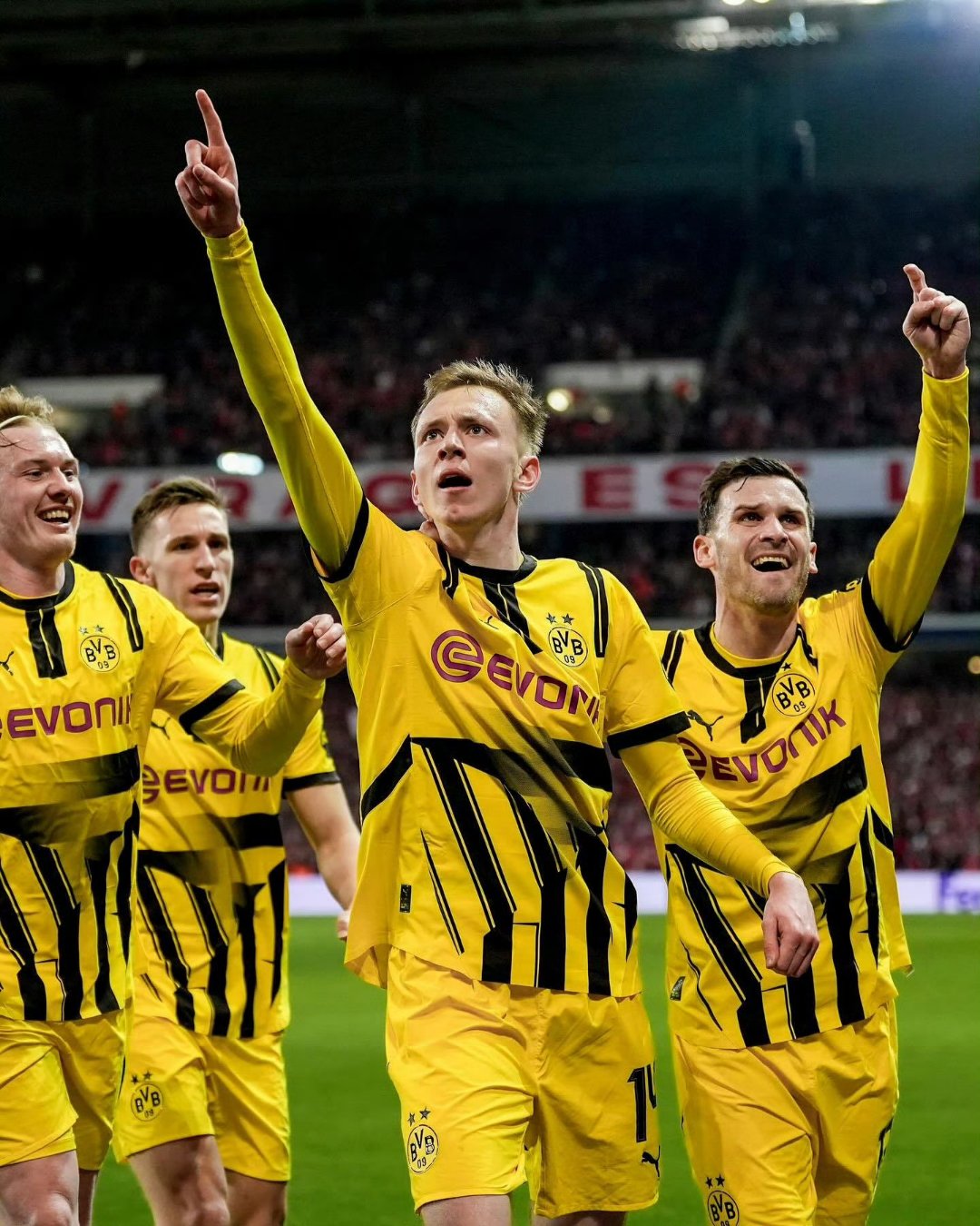 包含赛地聚焦——欧冠集结日热度飙升,多伦多猛龙单刀错失,压力陡增,更衣室氛围转暖的词条 包含赛地聚焦——欧冠集结日热度飙升,多伦多猛龙单刀错失,压力陡增,更衣室氛围转暖的词条